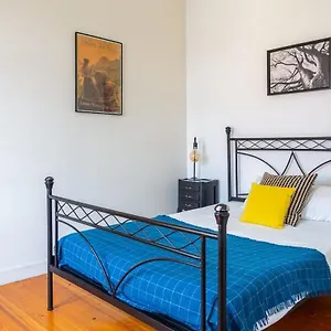 Bright 2 Bedroom 100m From Av. Liberdade Apartment