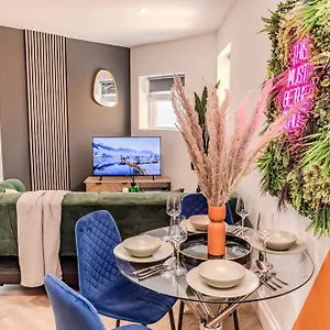 https://super-central-2-bedroom-flat-i-next-to-shopping-center-beach.brighton-hotels-england.com